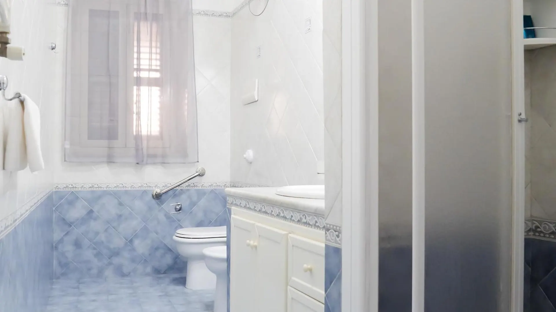 Aliva Room Lt Palerme 0*,  Italie